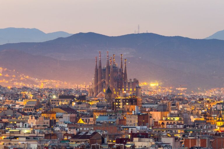 Major Tourist Attractions to Explore in Barcelona