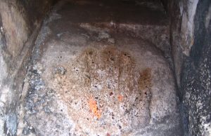 महाराष्ट्राचे दैवत महाराजांच्या हातांचे व पायांचे ठसे असणारे एकमेव ठिकाण